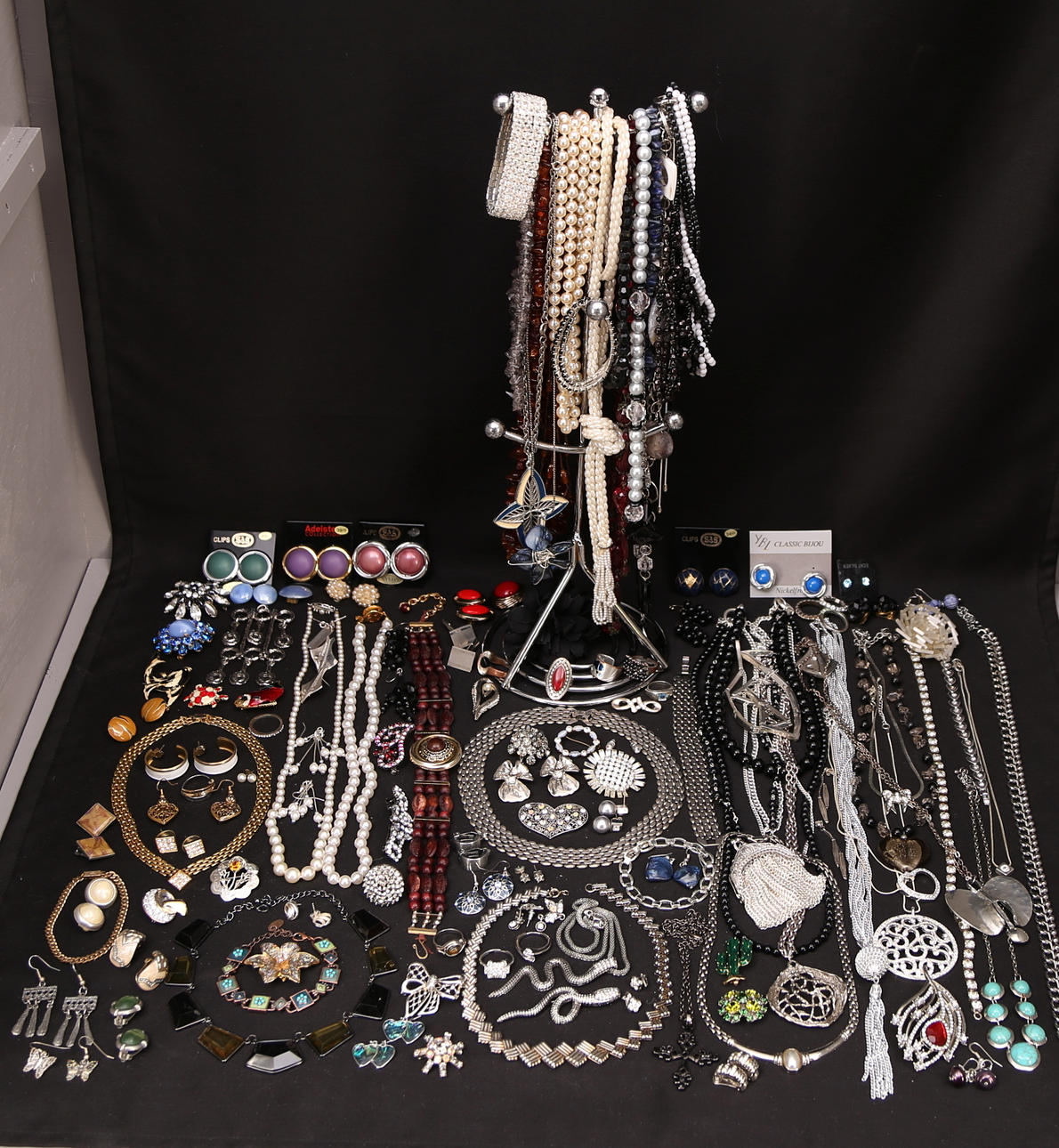 KOSTYMJUVELER, ett parti, 19-/2000-tal.