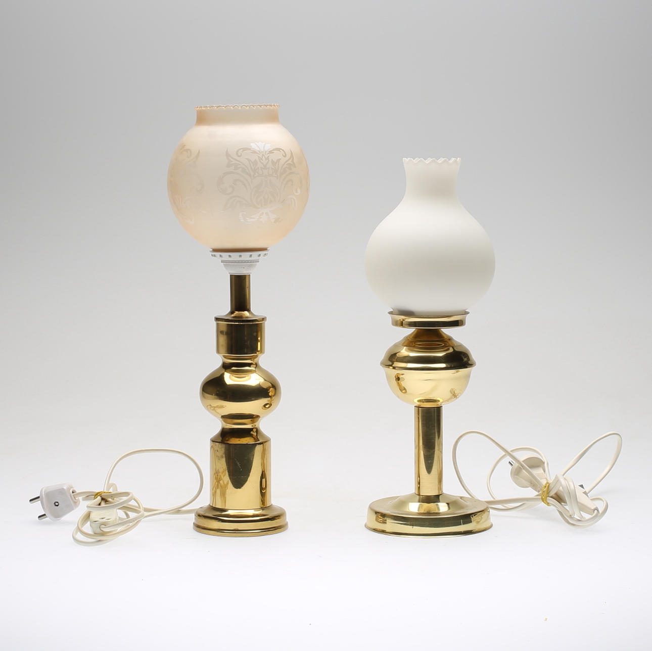 BORDSLAMPOR, 2 st, bl a Abo Randers, Danmark, 1900-talets andra hälft.