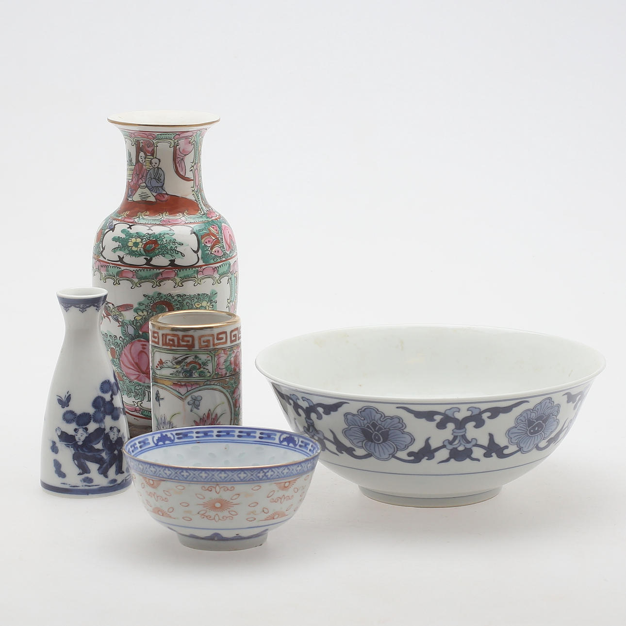 ORIENTALISKT PORSLIN, 5 delar, 1900-talets andra hälft.