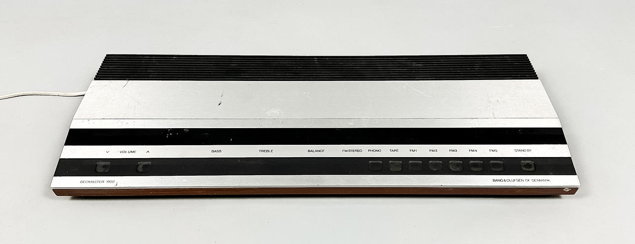 BANG & OLUFSEN. BEOMASTER, 1900, Denmark. Collectables - Audio