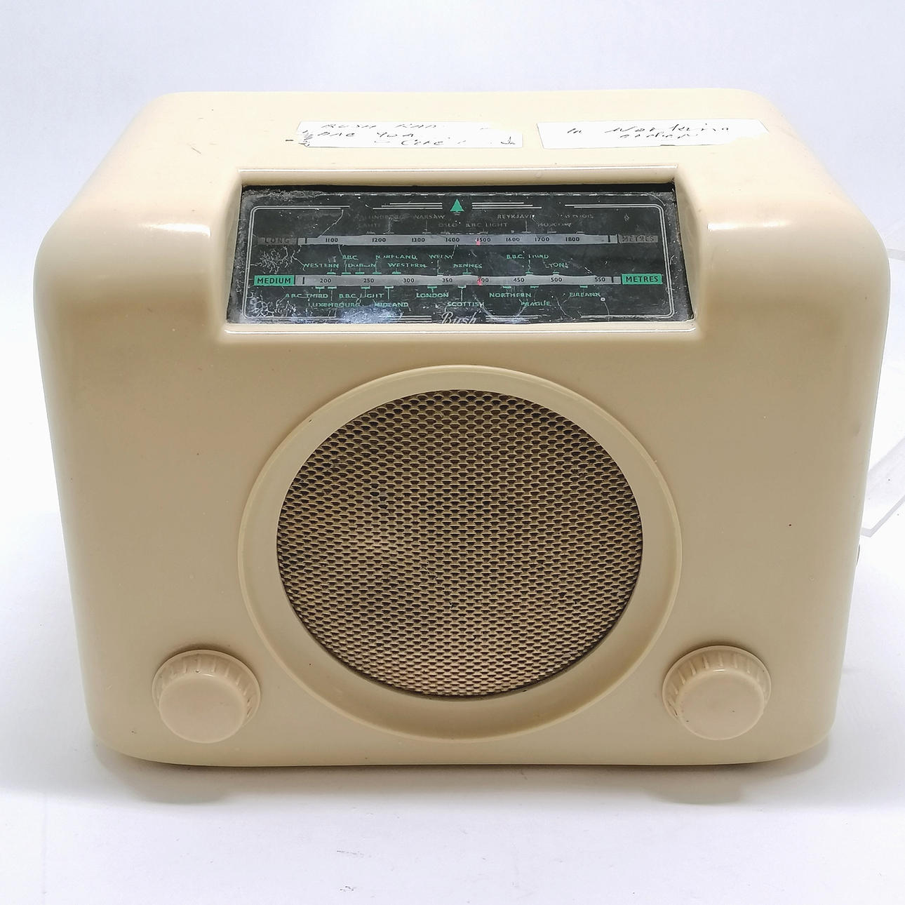 C.1950 BAKELITE BUSH RADIO.