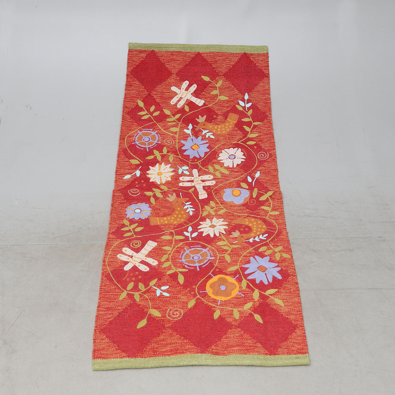 GUDRUN SJÖDÉN. matta, gallerimodell.