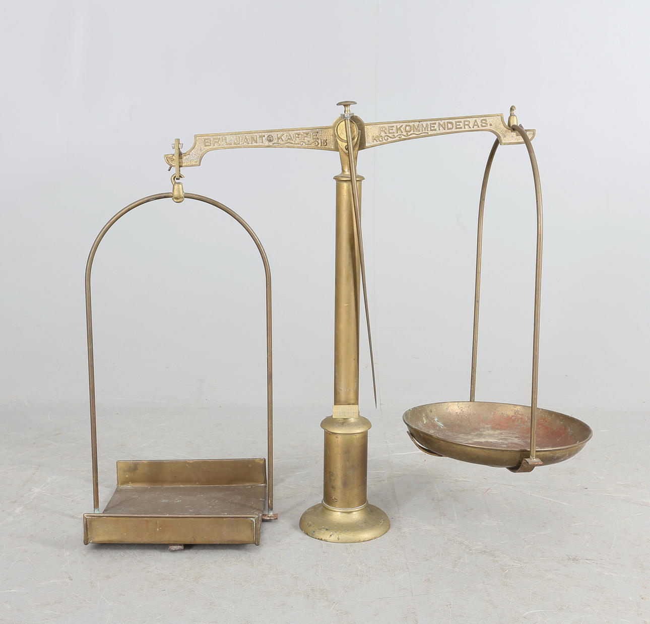 BUTIKSINREDNING, Kaffevåg, tidigt 1900-tal.