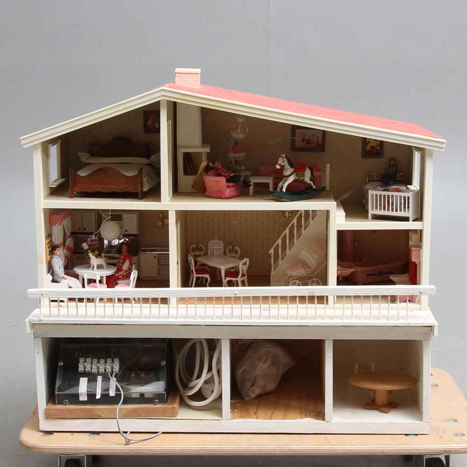 DOCKSKÅP, Lundy, med möbler och tillbehör, 1900-talets andra hälft.