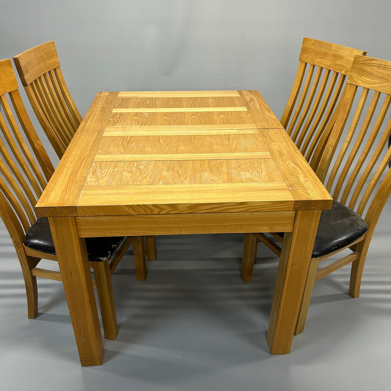 OAK TABLE AND CHAIRS. Furniture Dining tables