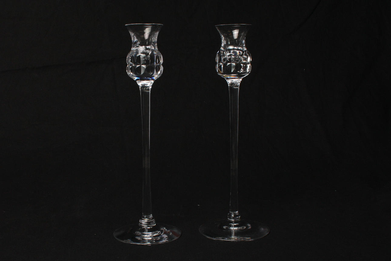 LJUSSTAKAR, ett par, kristall, "Prince", Göran Wärff, Kosta. 1900-tal, signerade.