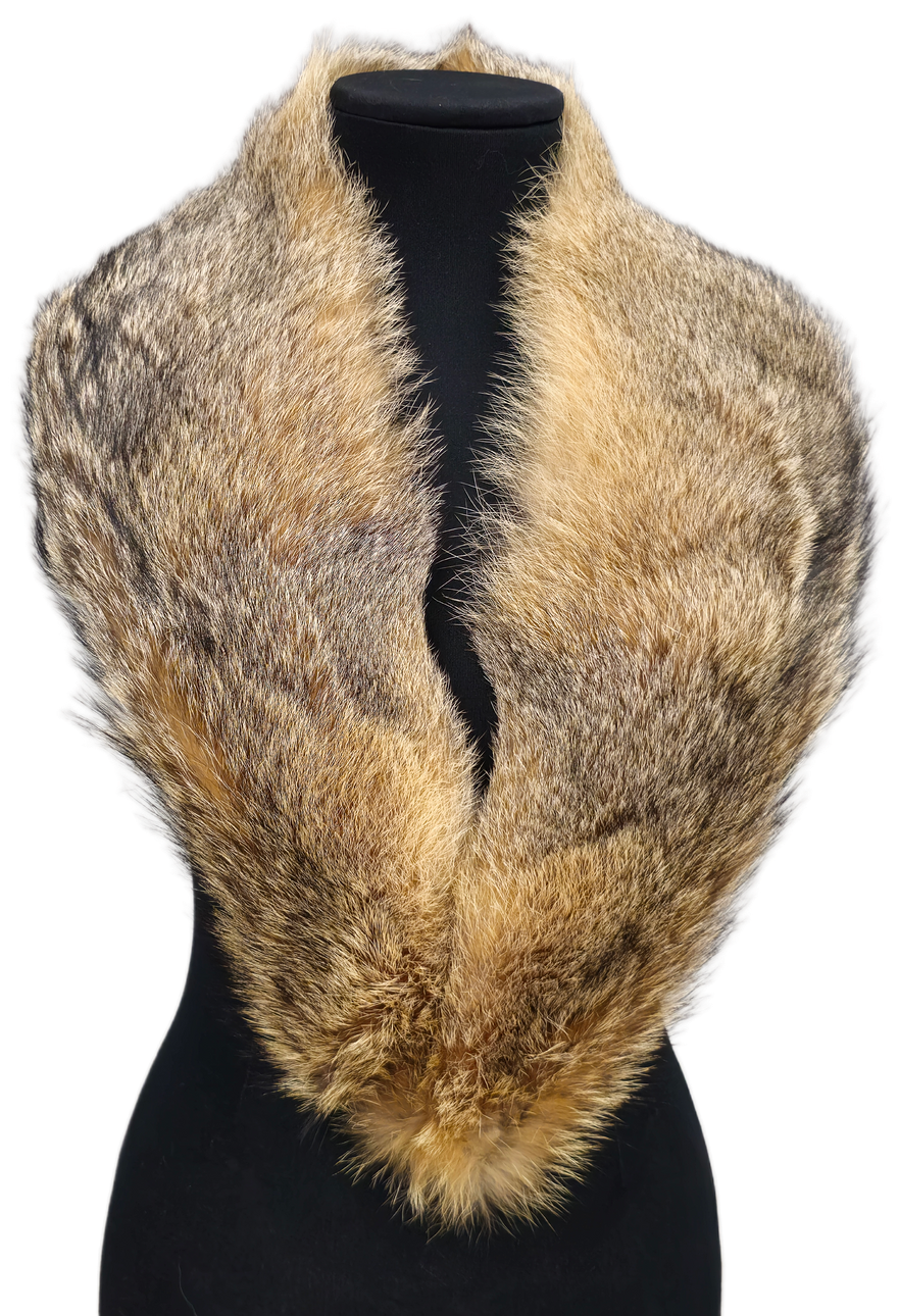 STOR SMOKINGKRAGE I PATAGONISK RÄV.