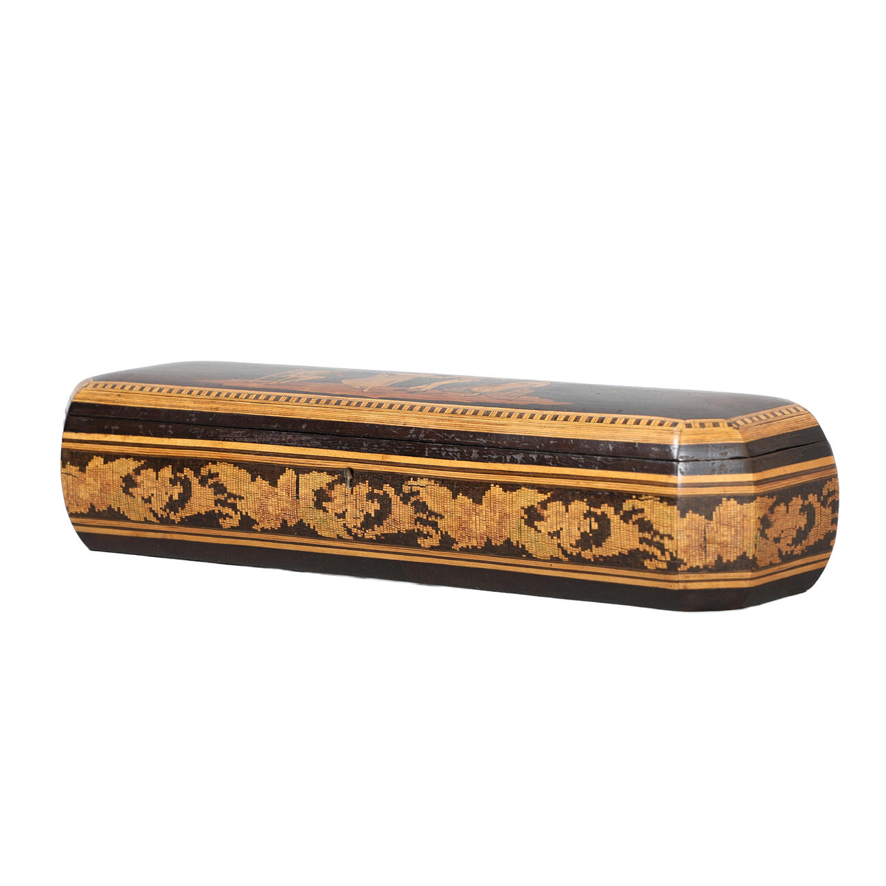 A 19TH CENTURY ITALIAN SORRENTO WARE BOX.