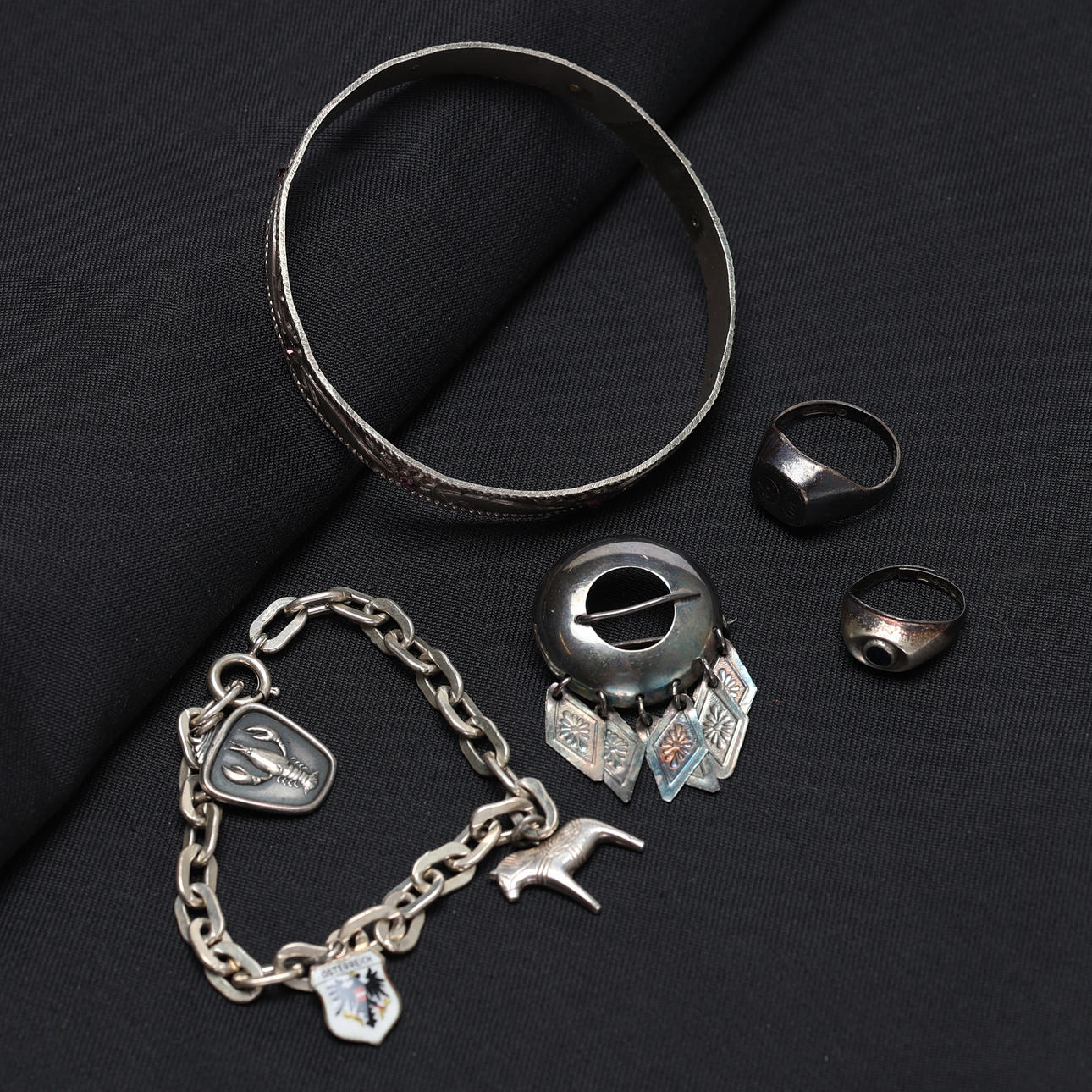 MISCELLANEOUS JEWELLERY, silver.
