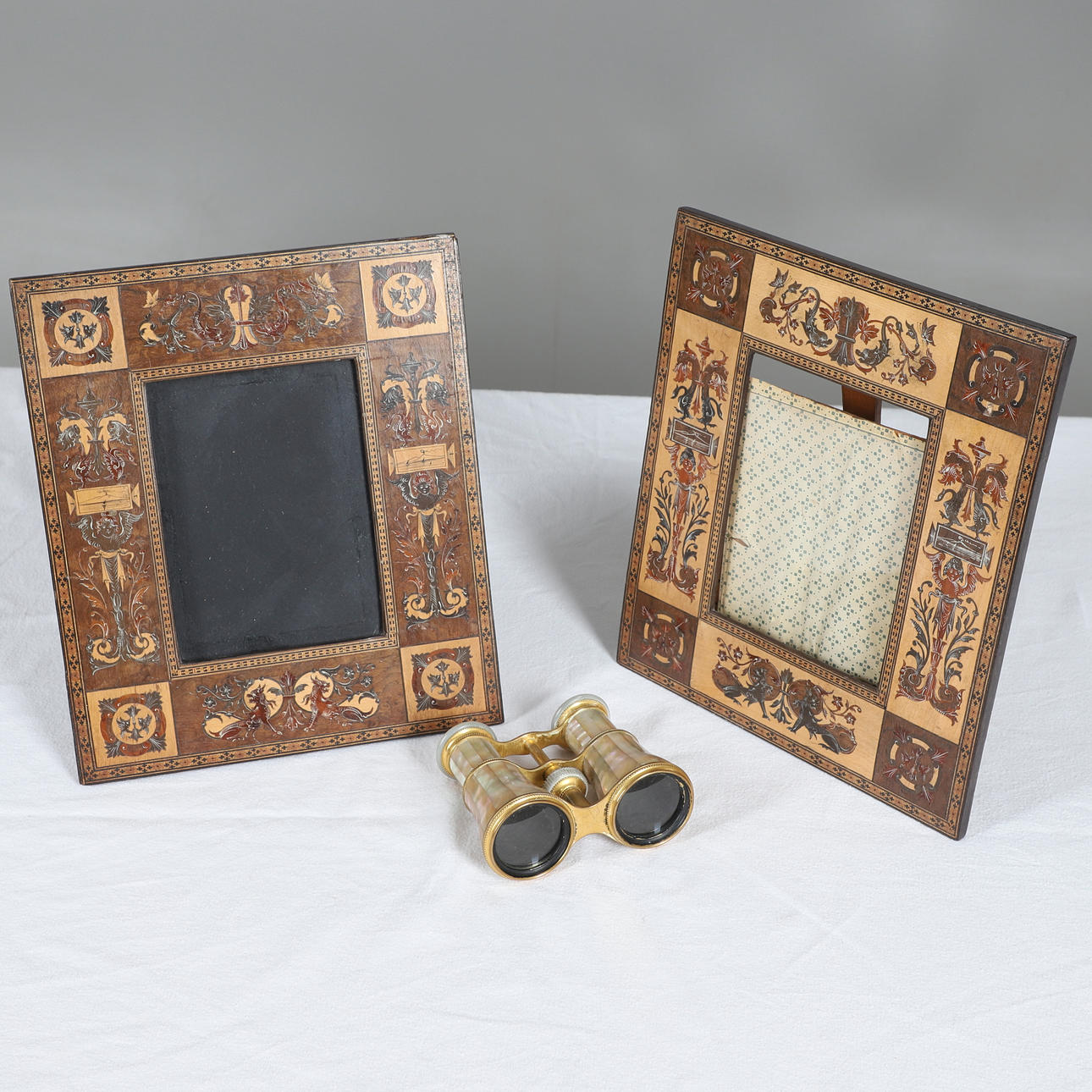 PAR TUNBRIDGE WARE-FOTORAMMER OG OPERA-BRILLER.