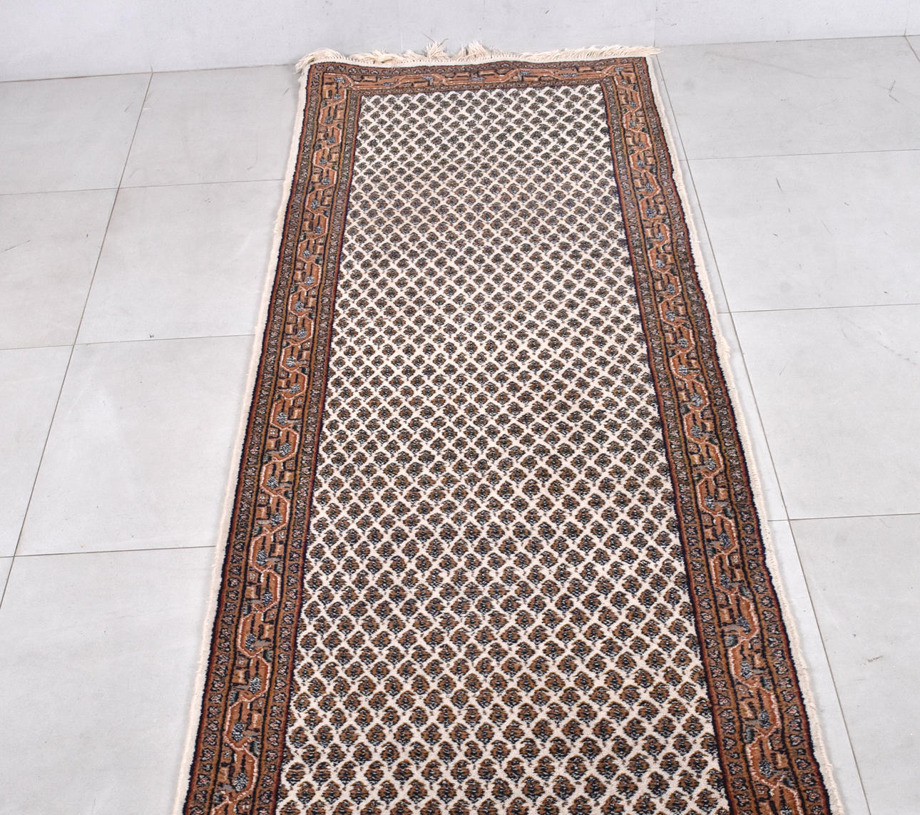 GALLERY CARPET, hand-knotted, 325x85 cm.