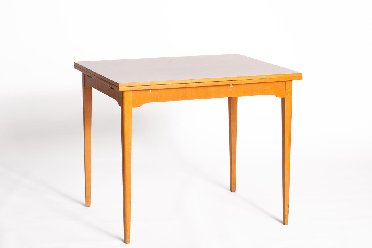 MATBORD, perstorpsskiva, "Virrvarr", 1900-talets andra hälft.