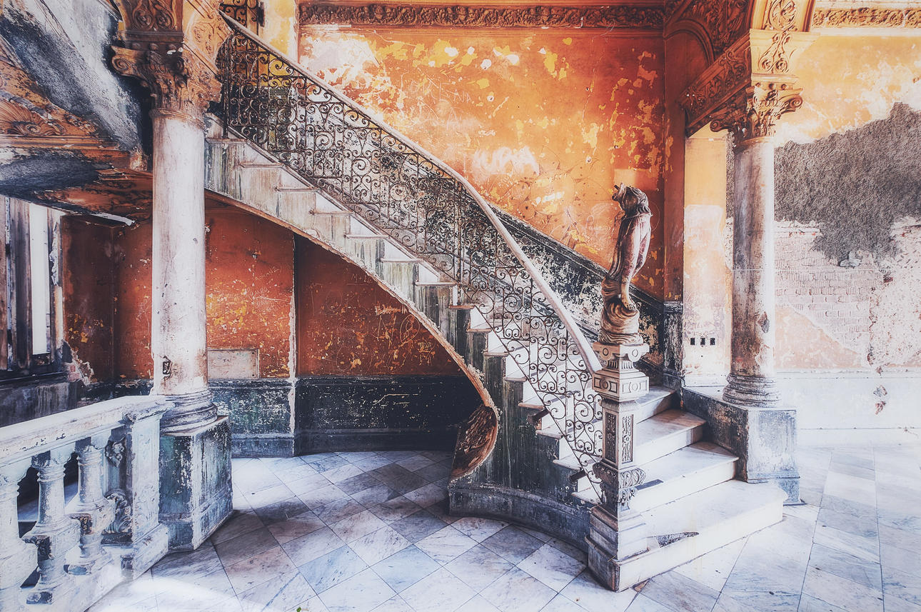 AURÉLIEN VILLETTE. Photograph, “Cuba Verticalite”, numbered 23/200
