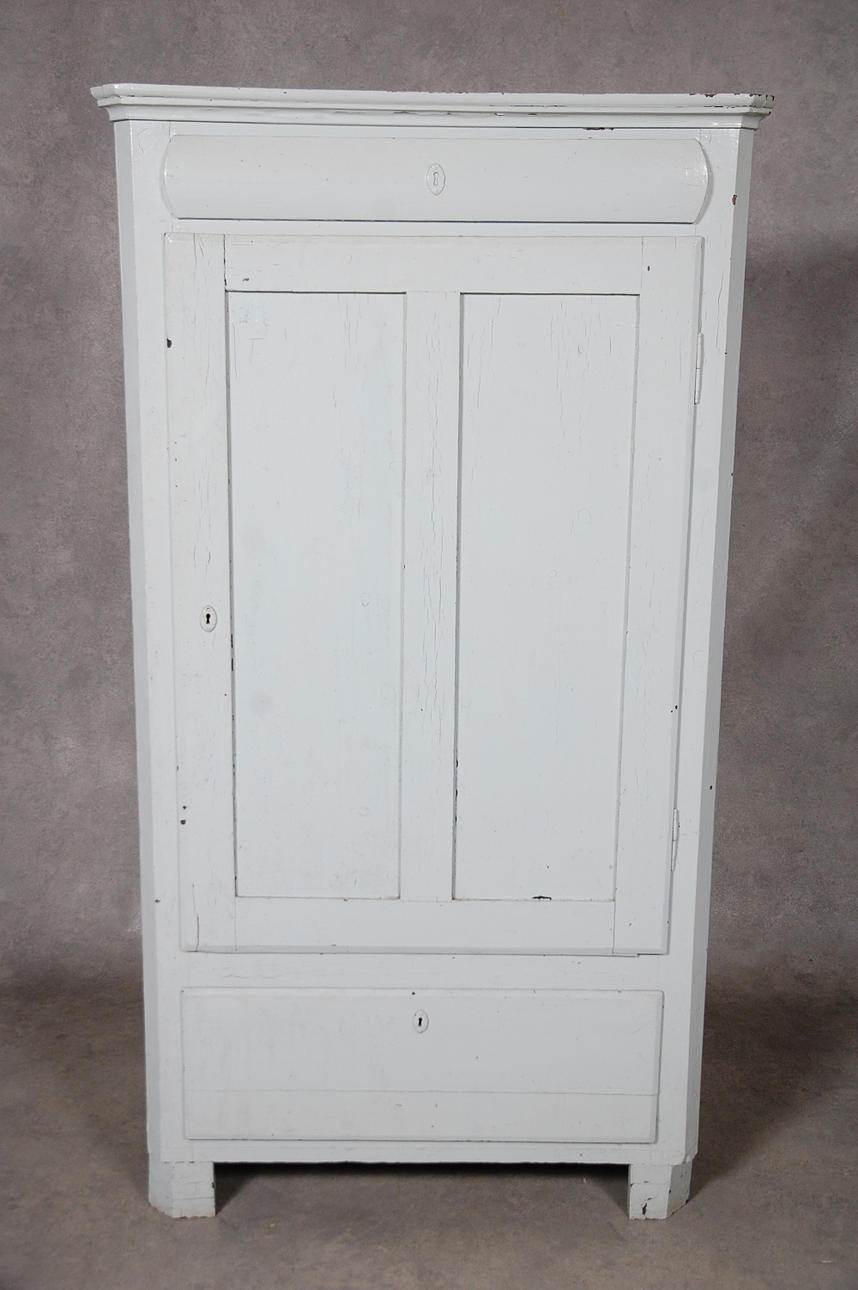 DRÄNGASKÅP, 1800-tal.