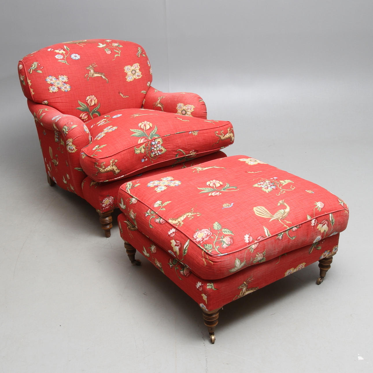 FÅTÖLJ med FOTPALL, Howardmodell, 2000-tal.