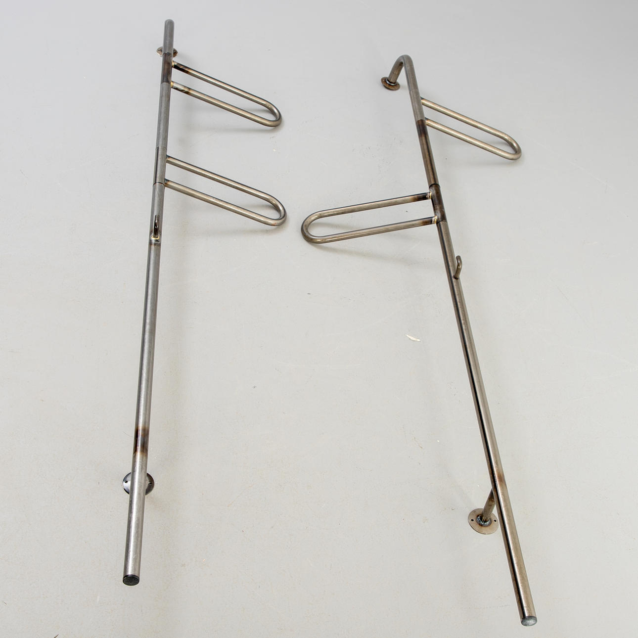 2 steel wall cloakrooms, custom-made.