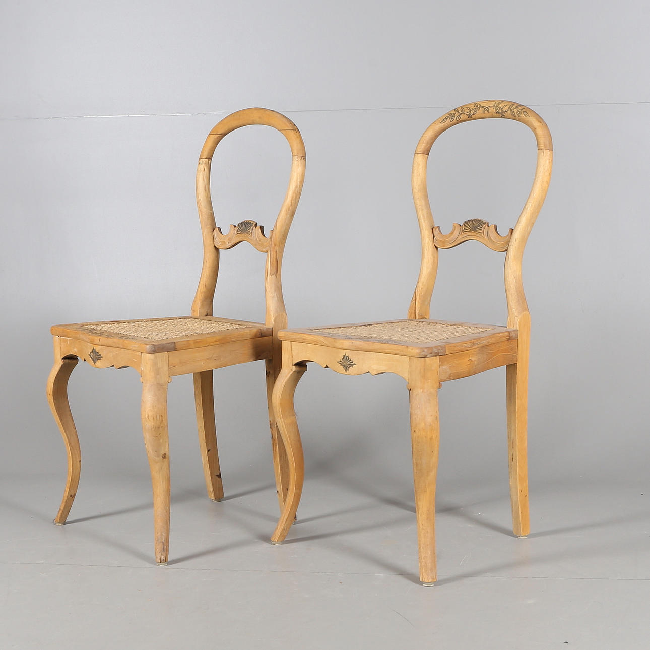 STOLAR, ett par, trä, nyrokoko-stil, 1900-talets första hälft.