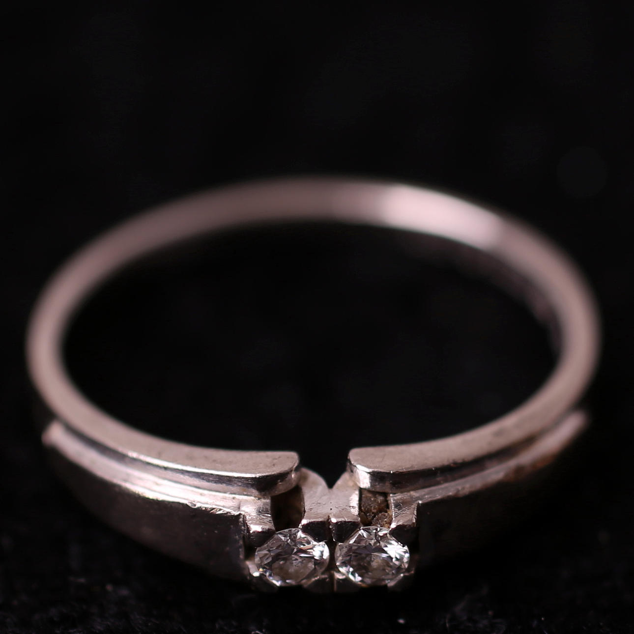 RING med glasstenar, vitguld 18k, vikt= 3,2 gram, CGH, F9= 1956.