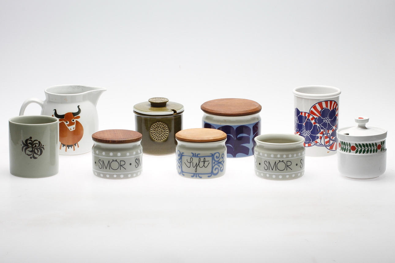 BURKAR, 8 st och KANNA, keramik, Arabia, Gustavsberg och Rörstrand.