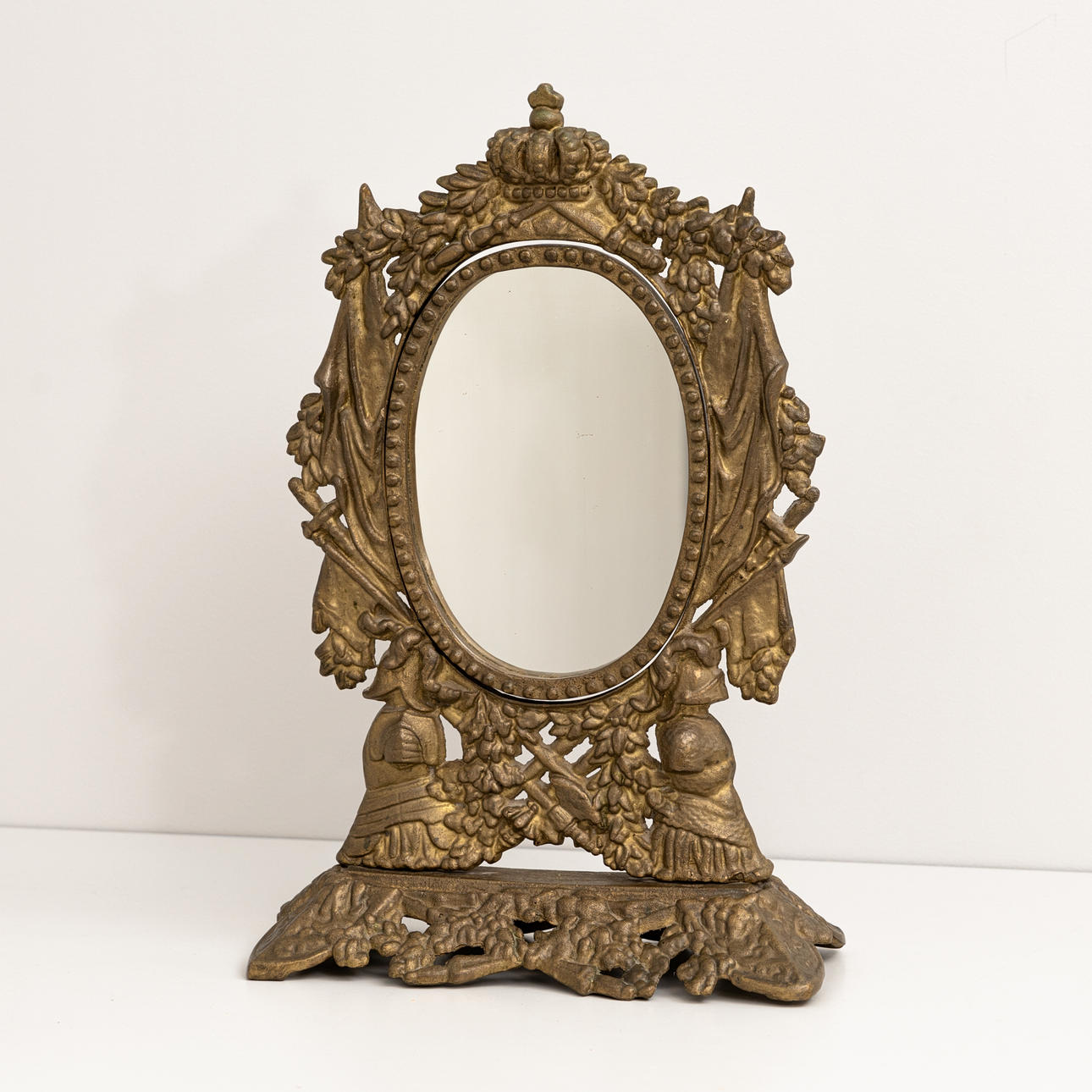 BORDSSPEGEL, gjutjärn, 1900-tal.