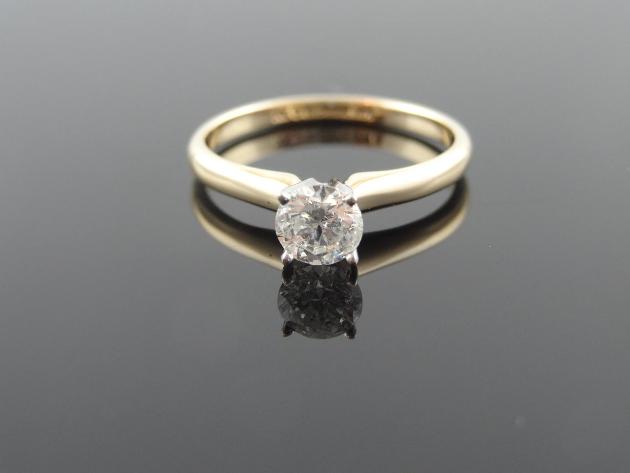 SOLITAIRE DIAMANTRING 0,54ct 14 k guld.