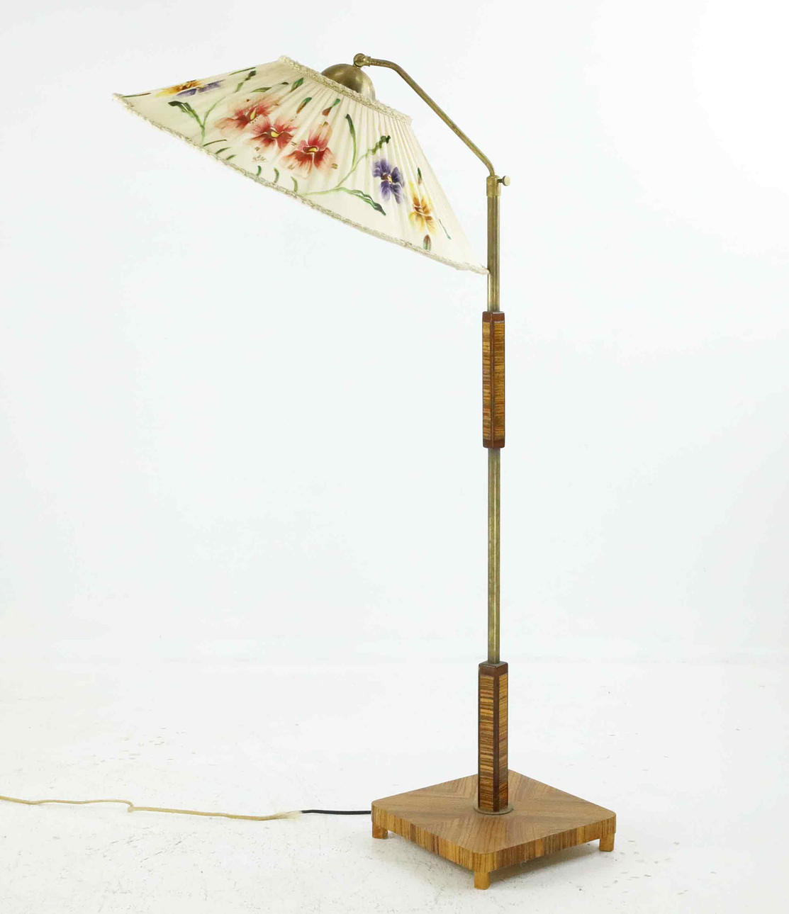 A Swedish Modern floor lamp, 1940s.