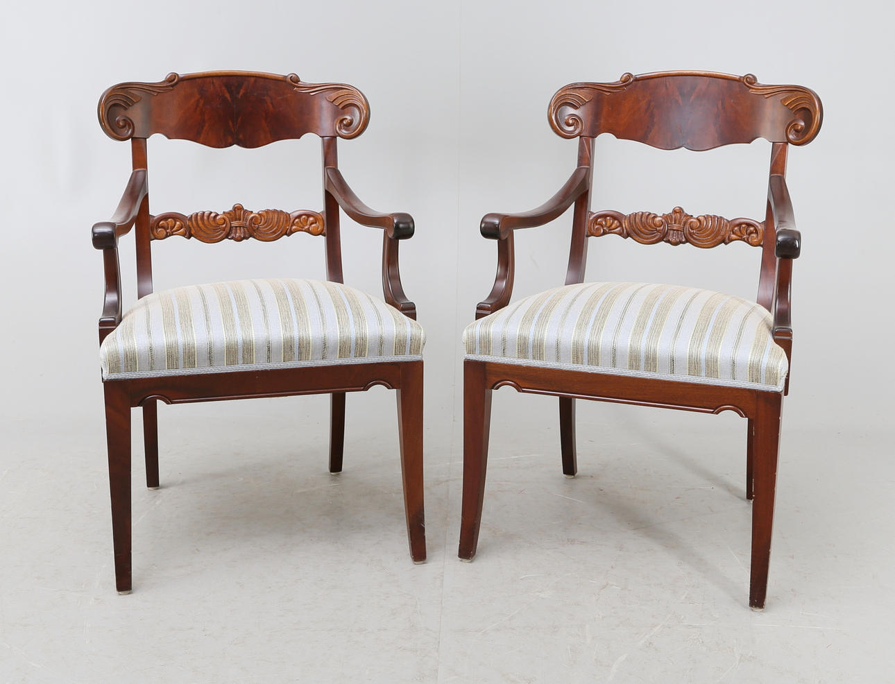 KARMSTOLAR,1 par, empirestil,1900-tal.