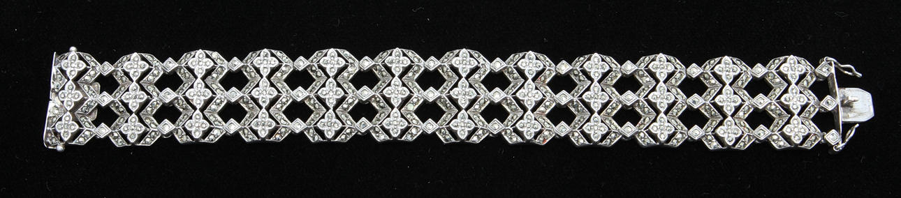 ARMLÄNK, silver med markasiter.