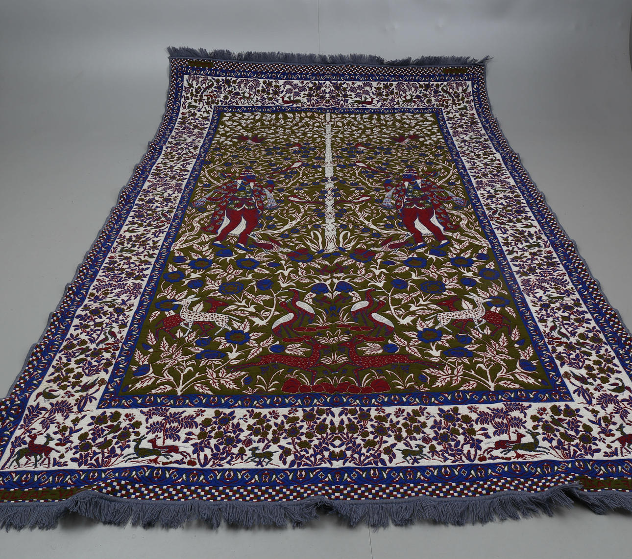 MATTA/VÄGGBONAD, figural, signerad Golbaf-Yasd.