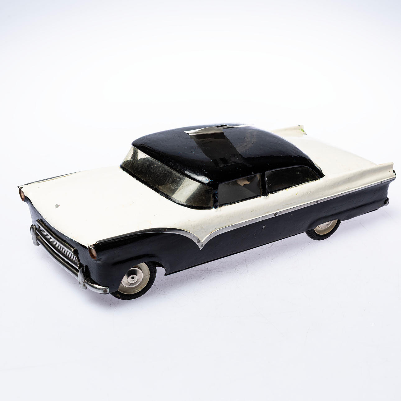 MODEL CAR, sheet metal, Ford Crown Victoria.