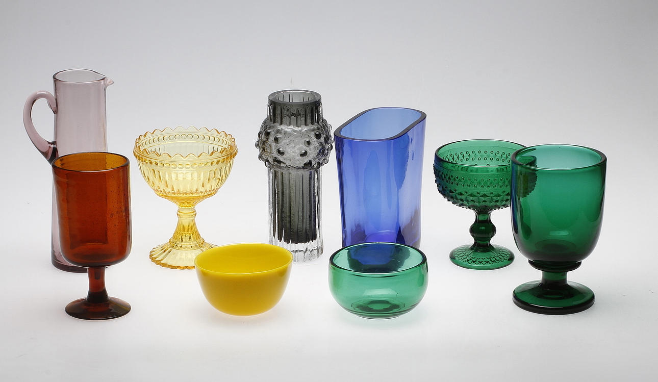 GLASFÖREMÅL, 9 delar, bland annat Iittala, Orrefors, Erik Höglund, osignerat.