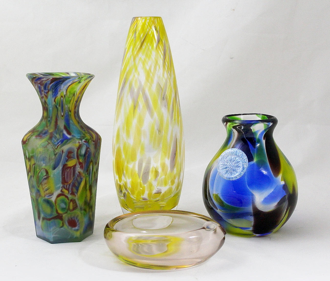 VASER och SKÅL, glas, 4 objekt.