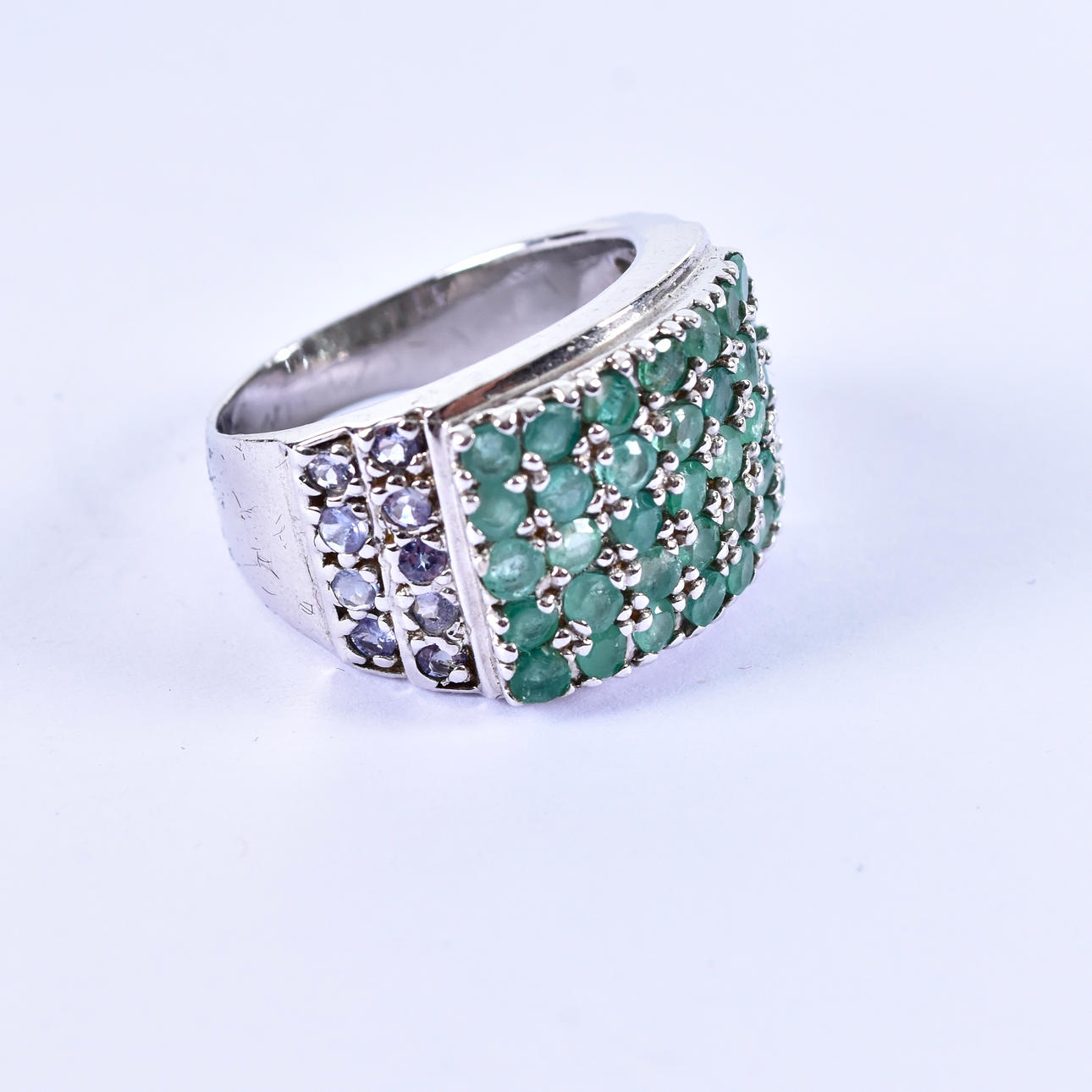 RING, sterling silver with emeralds and tanzanites.