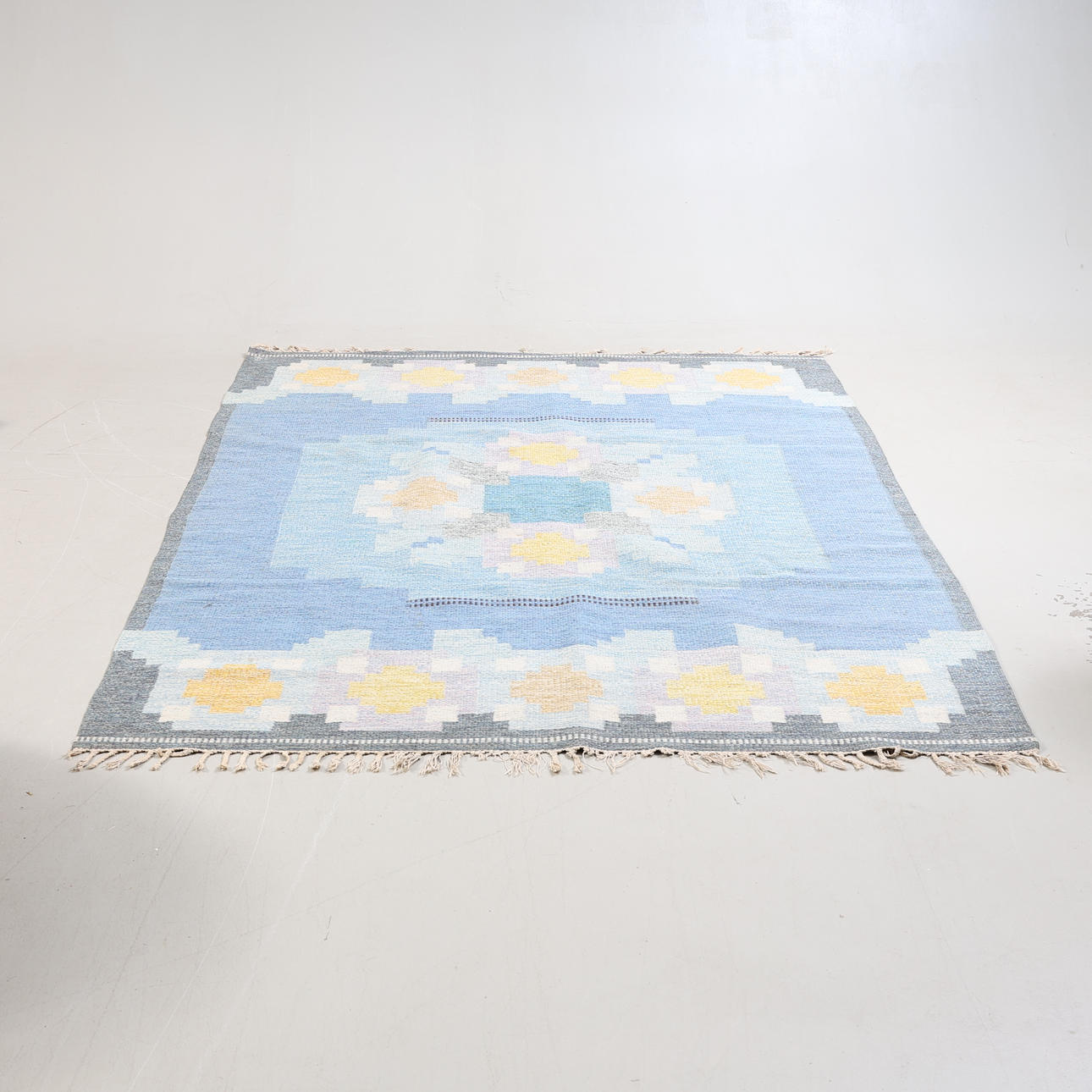 INGEGERD SILOW. Relax rug, 285x193 cm, signed IS.