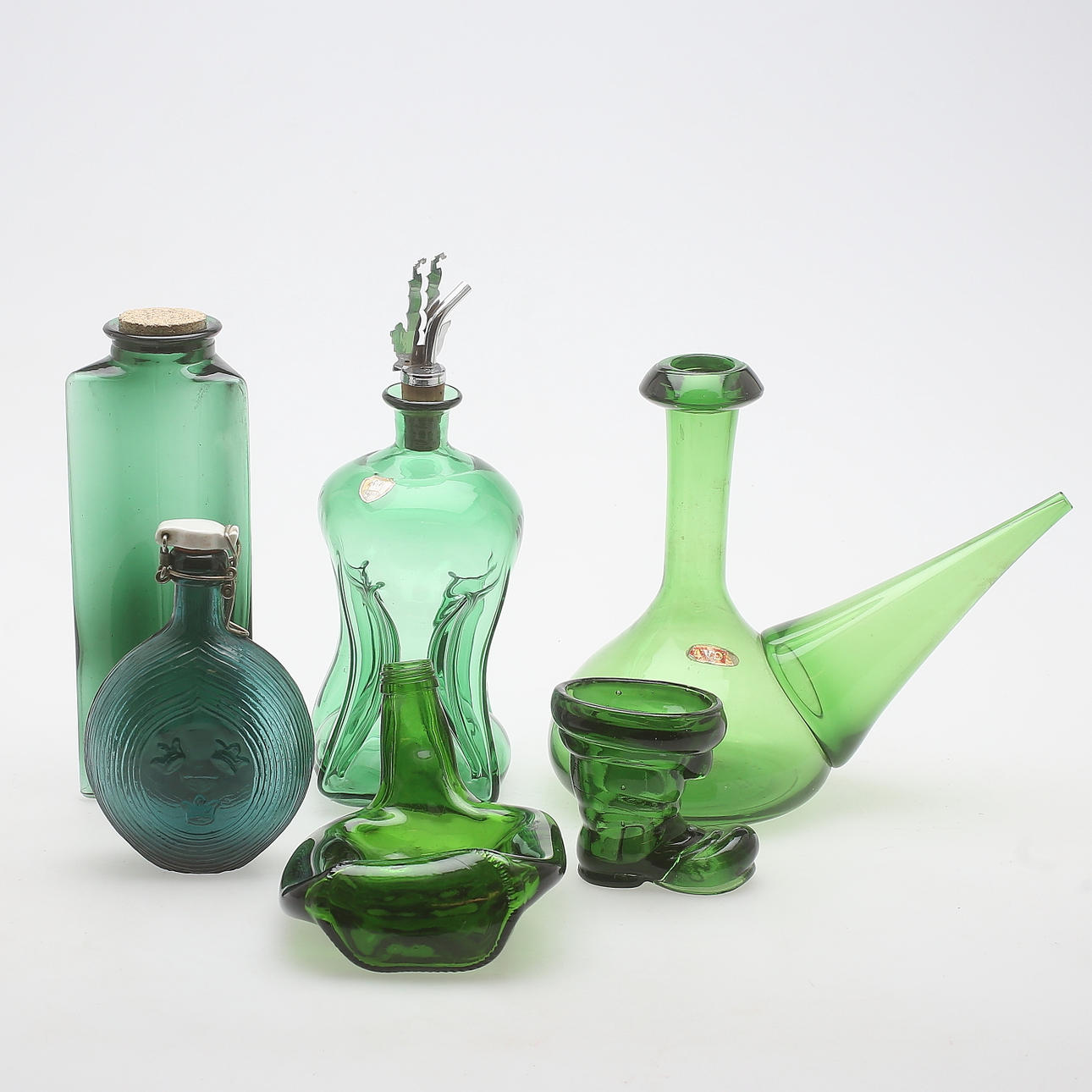 GLASFÖREMÅL, 6 delar, 1900-tal.