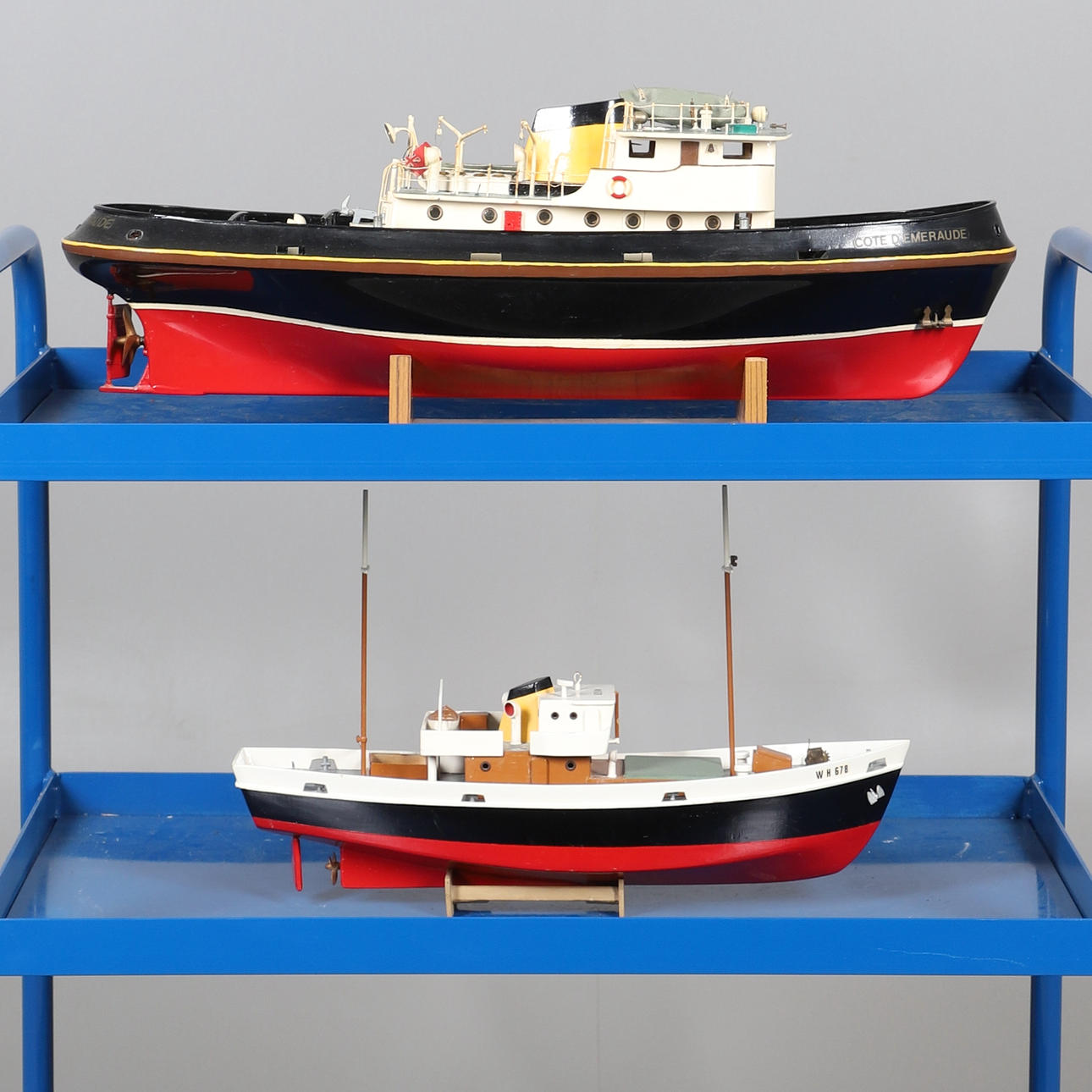 BATTERIDRIVEN MODELLBÅT & ANNAN BÅT. Leksaker - Övriga leksaker - Auctionet