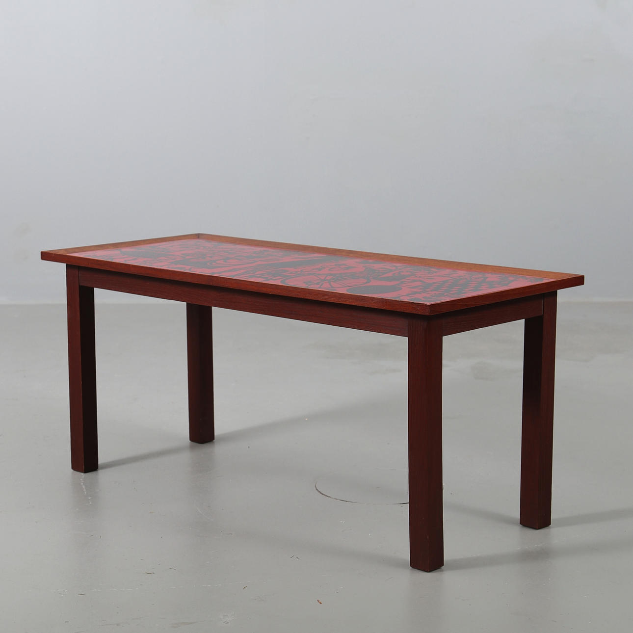 SOFFBORD, Stig Lindberg, Gustavsberg 1950-tal, emaljskiva i rött och svart med motiv ur serien "Karneval", signerat Stig L.