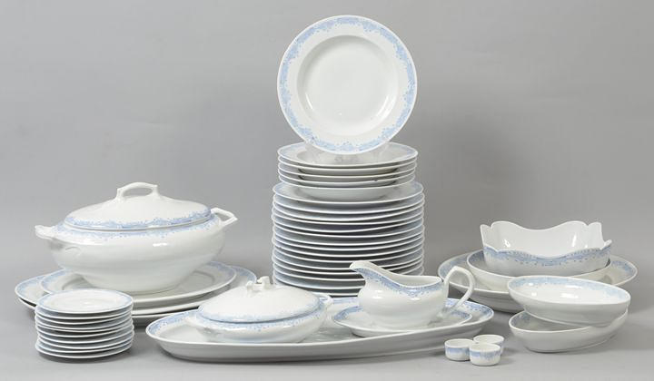 JUGENDSTIL-SPEISESERVICE, Meissen, um 1910.