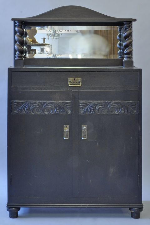 SIDEBOARD, cirka 1910.
