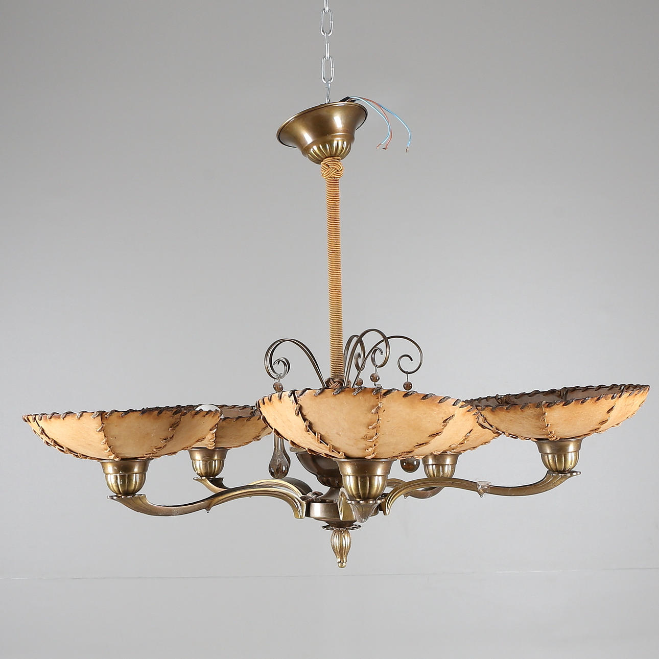 TAKLAMPA, metall/papp samt glas, totalhöjd 59 cm, 1900-talets första hälft.