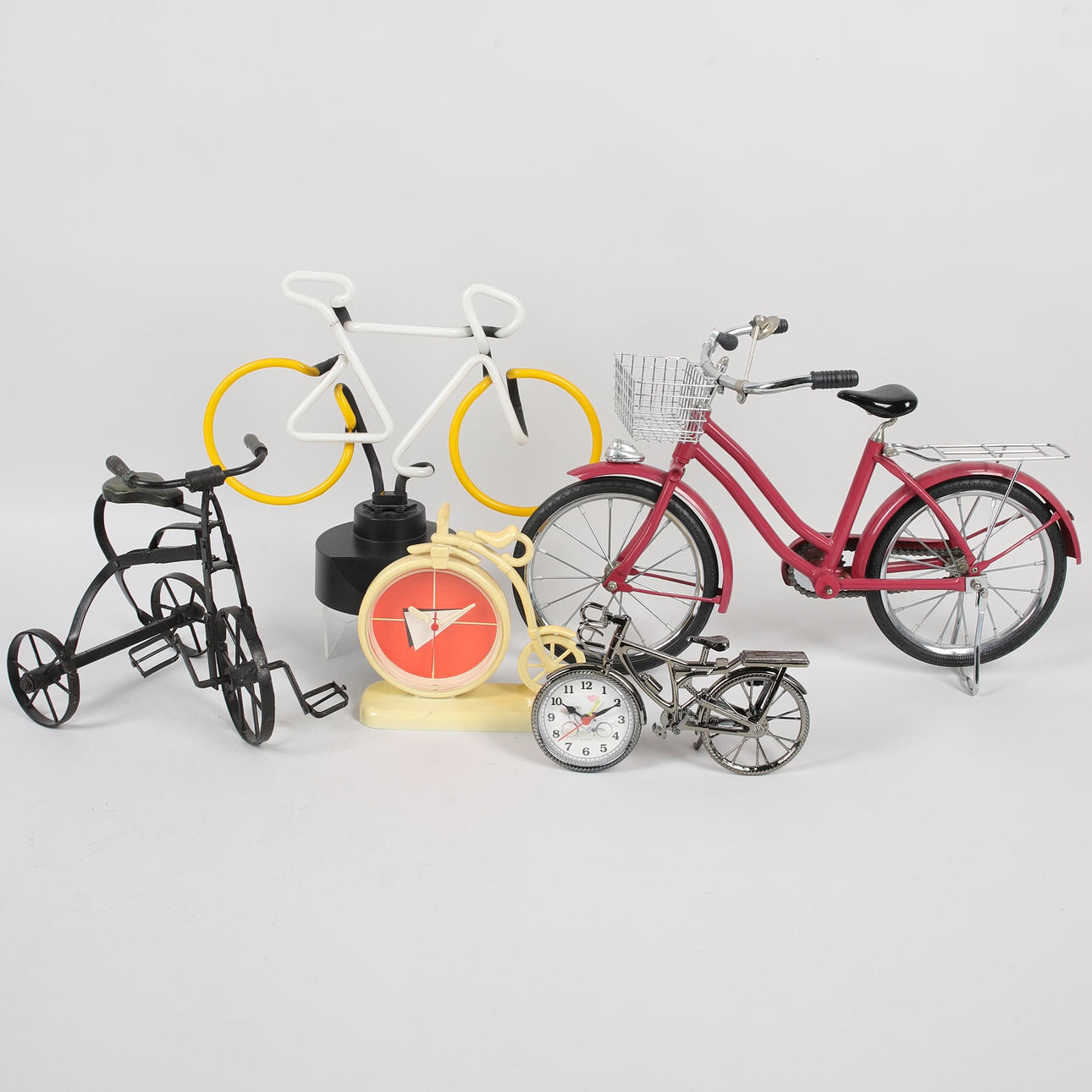 KORISTEPYÖRÄT, 5 kpl, sis. valaisimet.