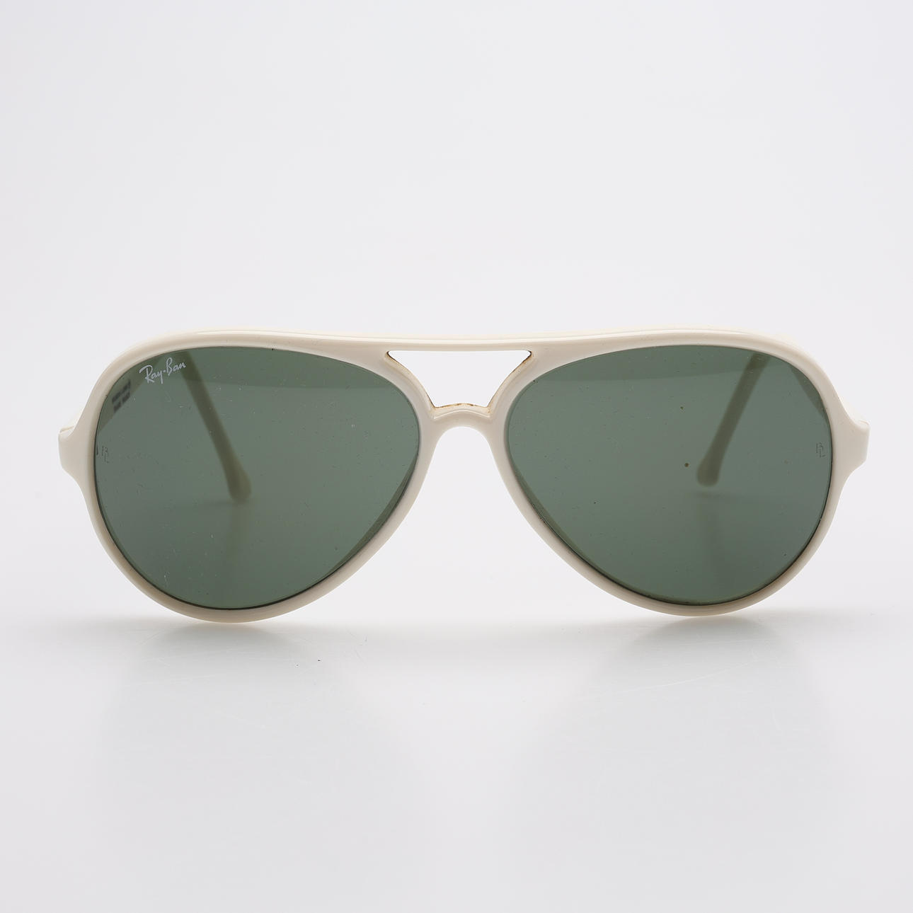 SOLGLASÖGON, RAY BAN, Bausch & Lomb, aviator-typ.