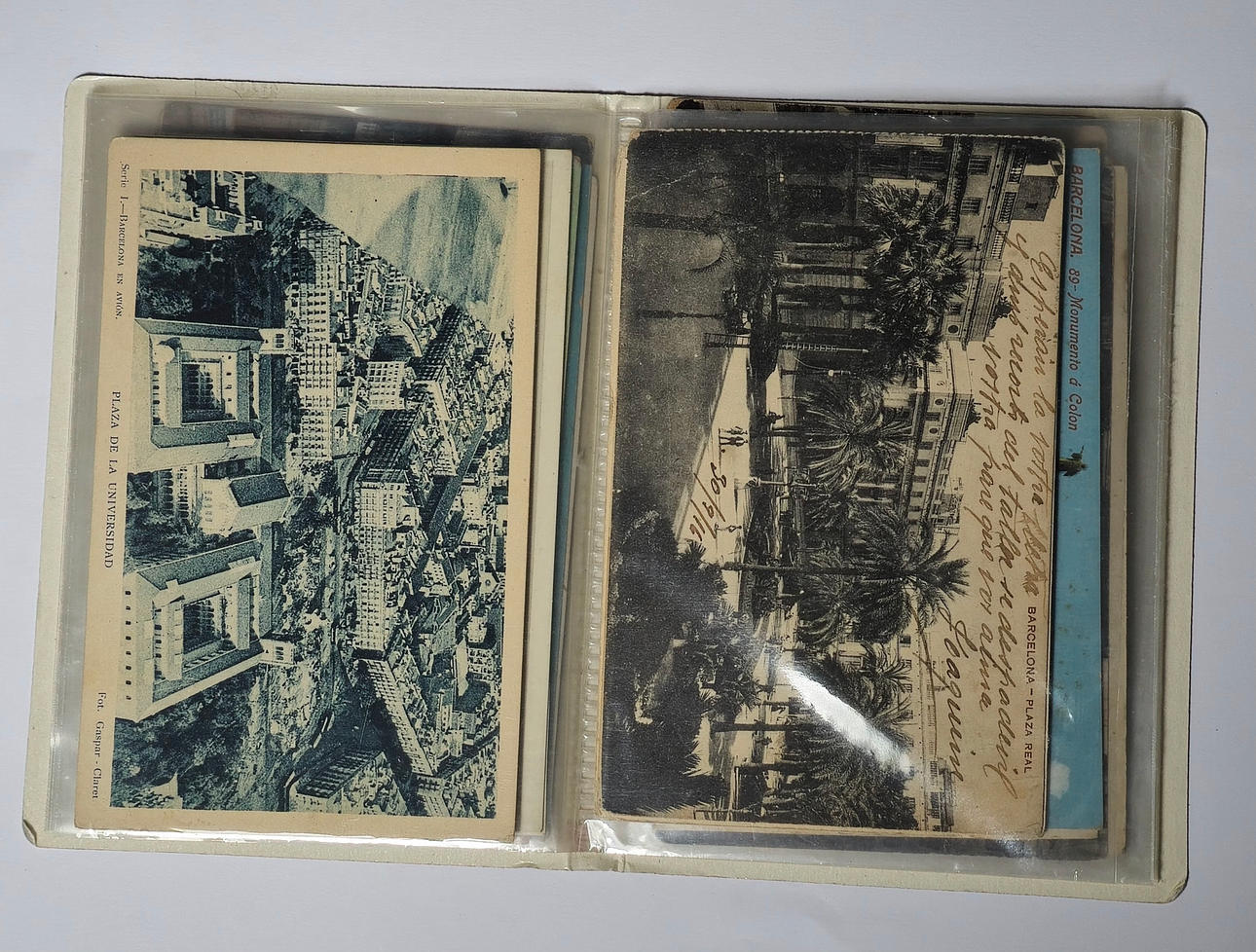 COLLECTION OF 22 POSTCARDS FROM OLD BARCELONA.