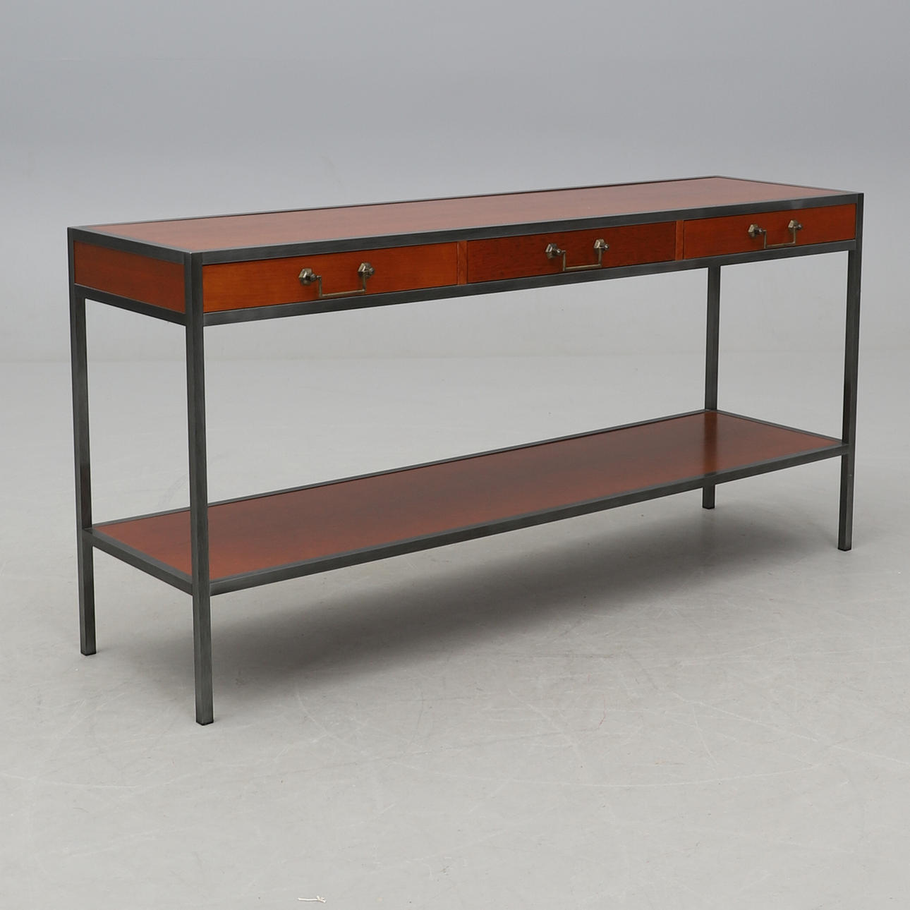 SIDEBOARD, Englesson.