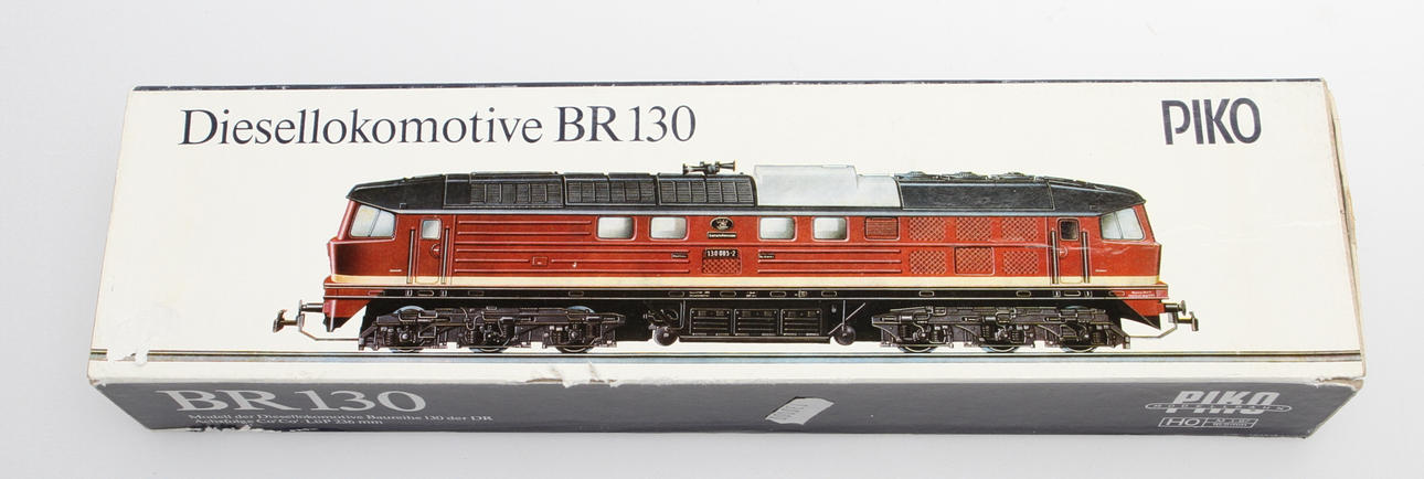 MODELLOK "Diesellokomotive BR 130", Piko.