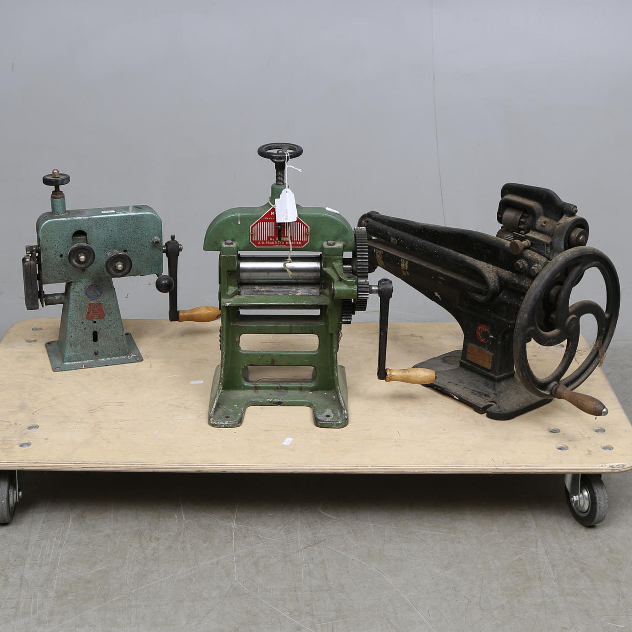 SKOMAKARMASKINER, 3 st, omkring 1900-talets mitt.