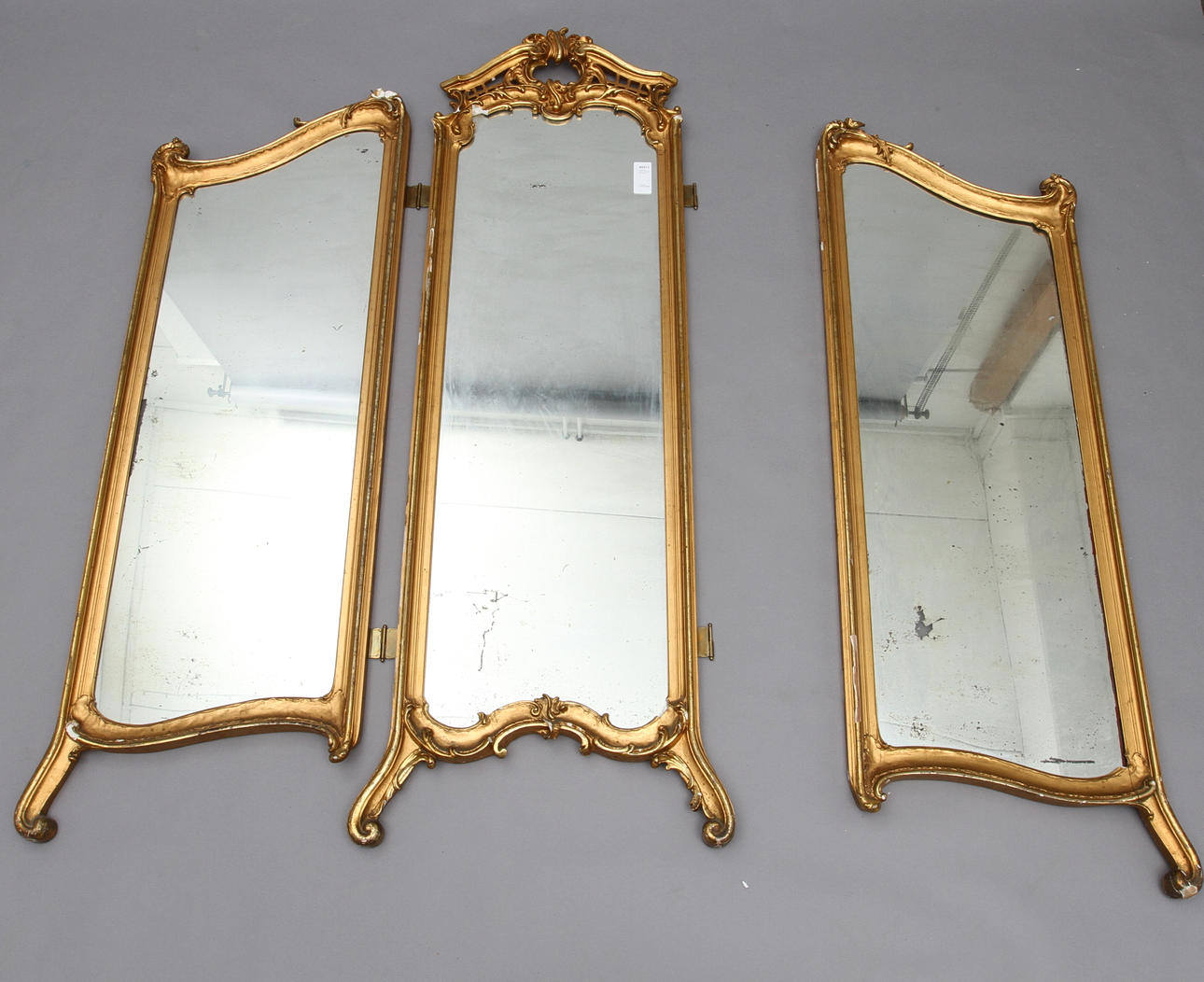 VIKSKÄRM, rokokostil, 1900-talets början.