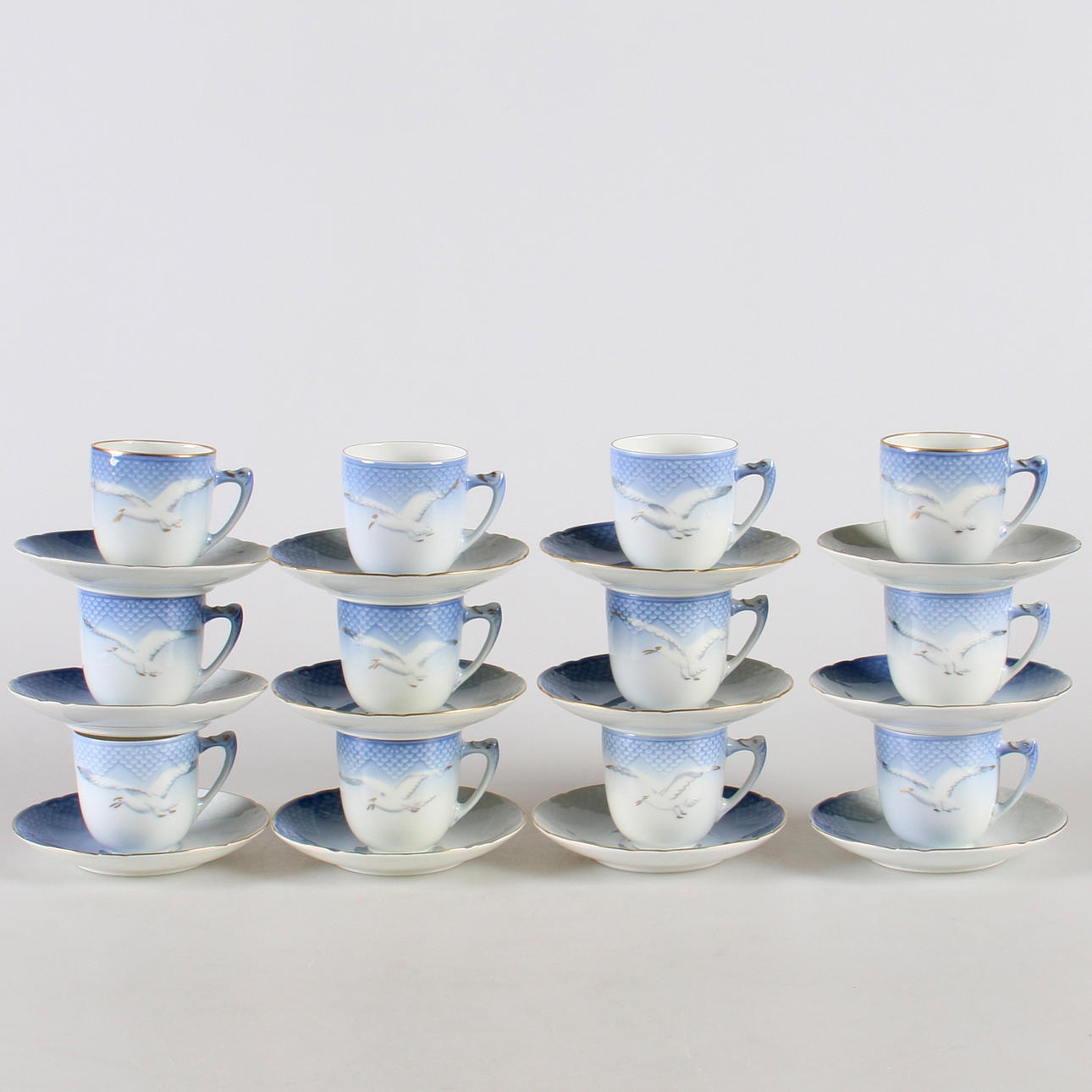MOCKAKOPPAR, 12 st. Porslin, "Blå måsen", Bing & Gröndahl, 1900-tal.