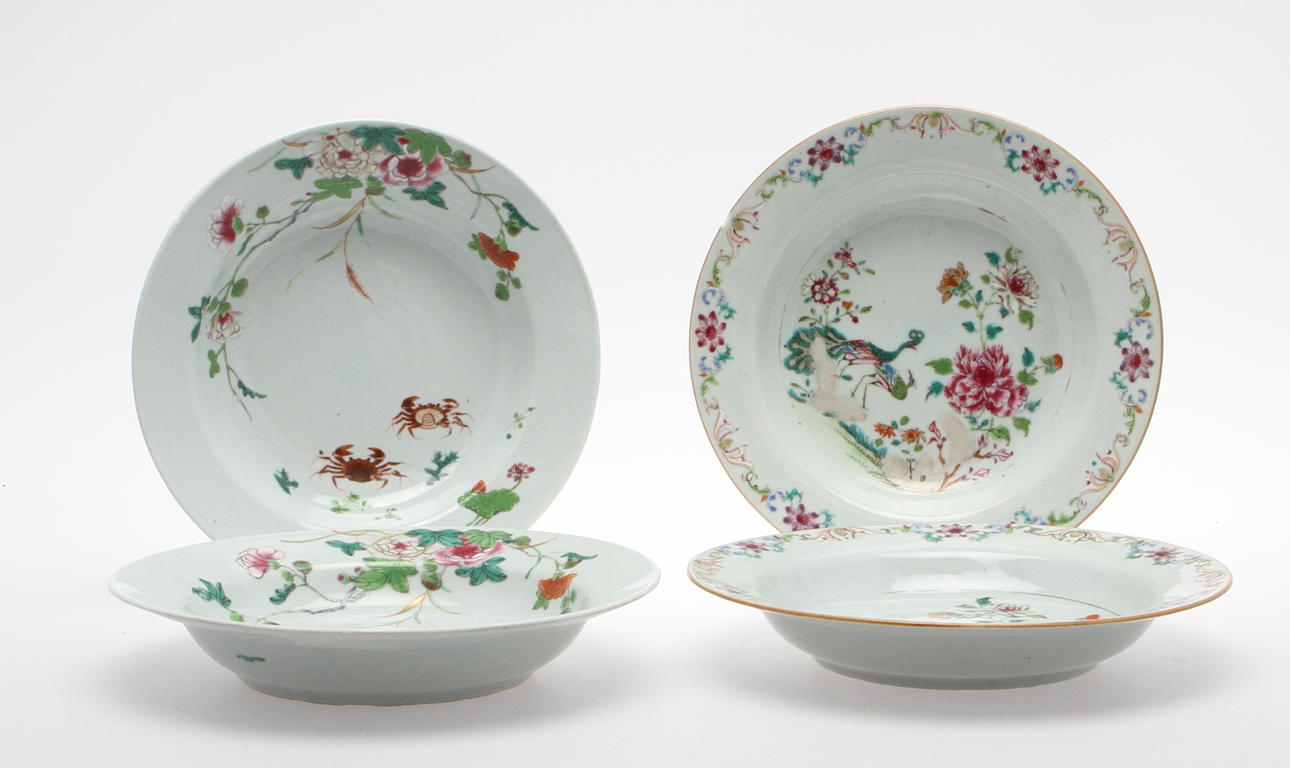 DJUPA TALLRIKAR, två par. Kina, 1700-tal.