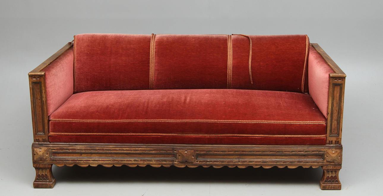 SOFFA, delvis barock, rygginskription: Margareta Wiercks GM Ao 1717...".